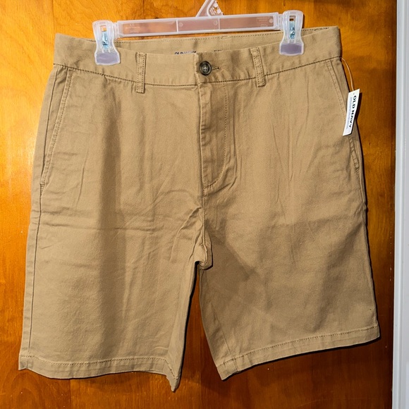 NWT Men’s Old Navy khaki shorts size 32 slim - Picture 1 of 5